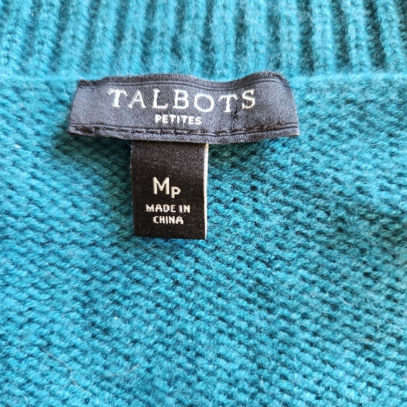 TALBOTS SIZE MEDIUM PETITE. cable knit, v neck, nylon/lambswool blend. - Picture 4 of 6